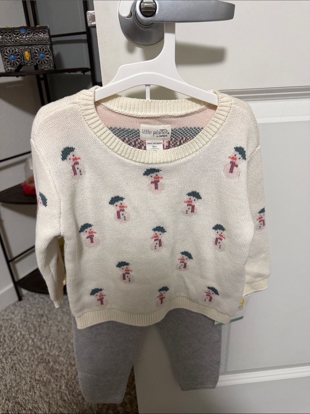Organic little planet by Carter’s size 18m